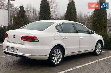 Седан Volkswagen Passat 2013 в Олевську