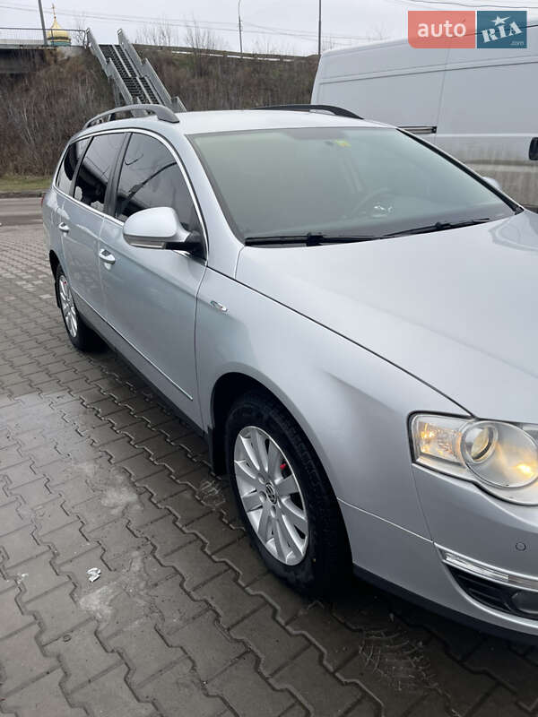 Універсал Volkswagen Passat 2009 в Луцьку