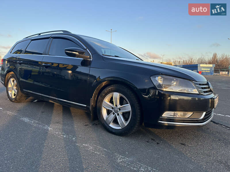 Универсал Volkswagen Passat 2011 в Киеве