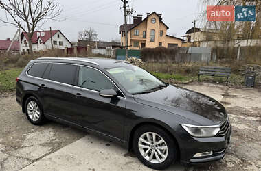 Універсал Volkswagen Passat 2019 в Волочиську