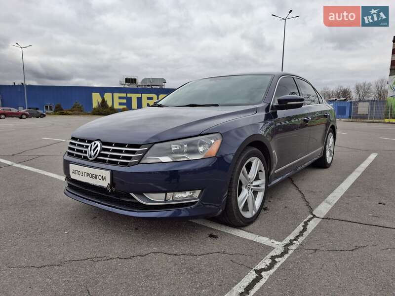 Седан Volkswagen Passat 2013 в Дніпрі