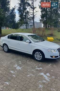 Седан Volkswagen Passat 2009 в Рівному