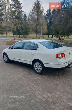 Седан Volkswagen Passat 2009 в Рівному