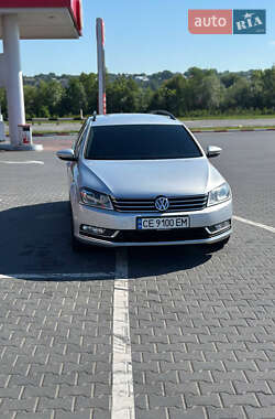 Універсал Volkswagen Passat 2012 в Чернівцях