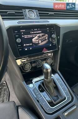 Седан Volkswagen Passat 2018 в 