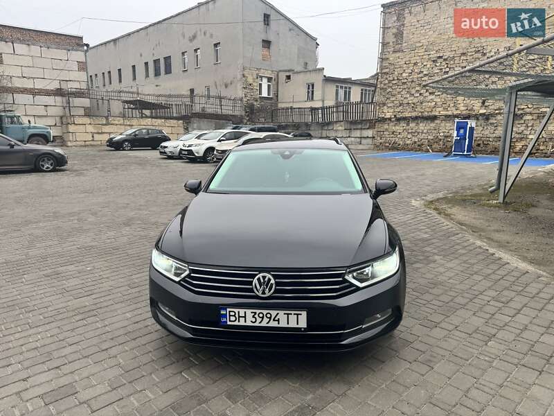 Універсал Volkswagen Passat 2015 в Одесі