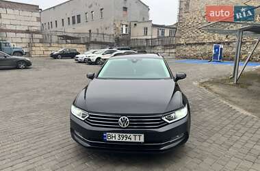 Універсал Volkswagen Passat 2015 в Одесі