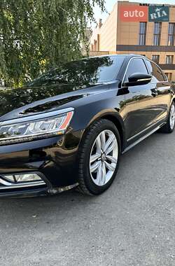 Седан Volkswagen Passat 2015 в Лозовой