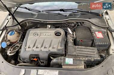 Седан Volkswagen Passat 2012 в 