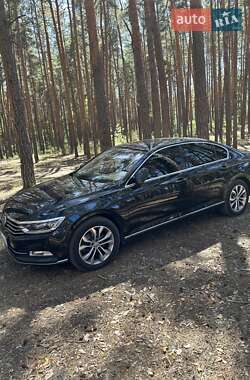 Седан Volkswagen Passat 2016 в Киеве