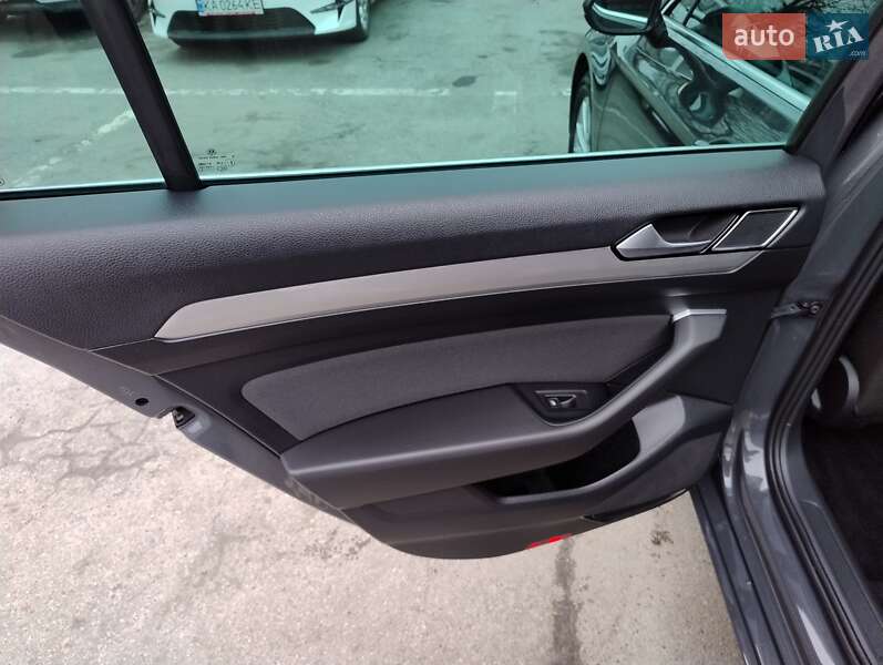 Универсал Volkswagen Passat 2019 в Киеве фото 21 Универсал Volkswagen Passat 2019 в Киеве