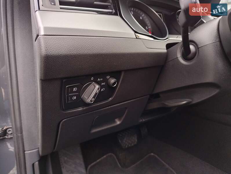 Универсал Volkswagen Passat 2019 в Киеве фото 19 Универсал Volkswagen Passat 2019 в Киеве