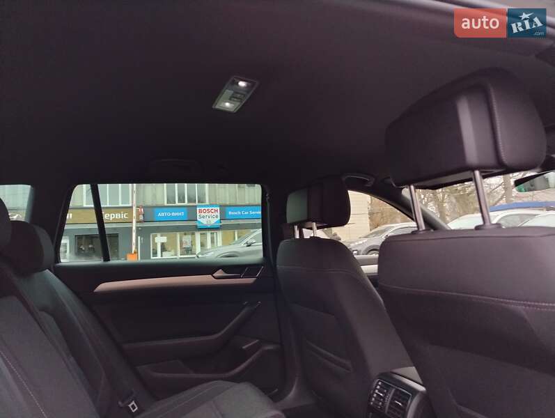 Универсал Volkswagen Passat 2019 в Киеве фото 35 Универсал Volkswagen Passat 2019 в Киеве