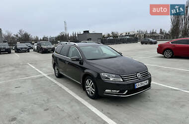 Універсал Volkswagen Passat 2011 в Києві