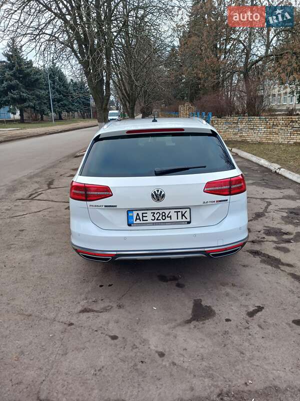 Універсал Volkswagen Passat 2016 в Дніпрі