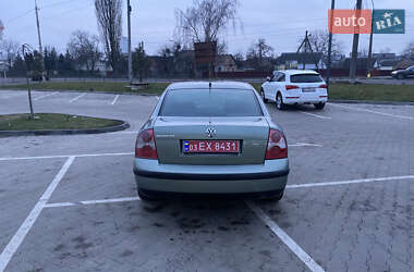 Седан Volkswagen Passat 2002 в Луцьку