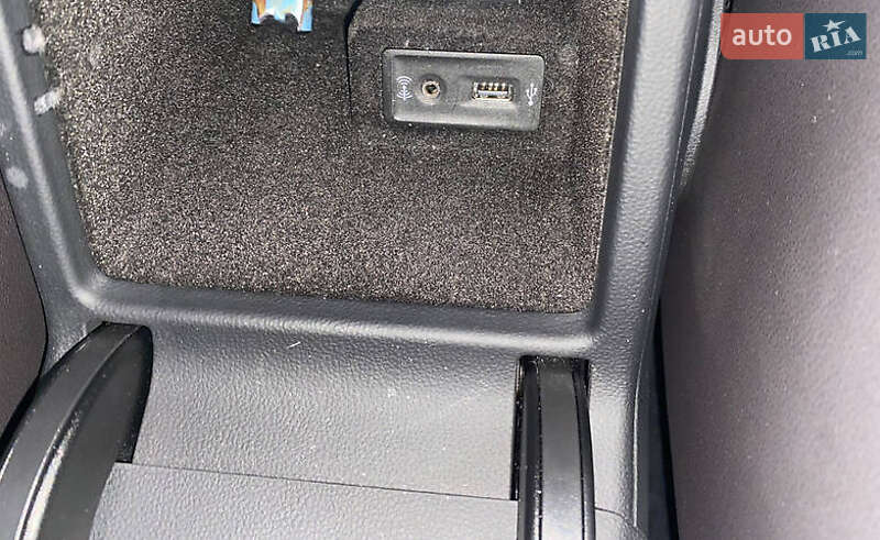 Универсал Volkswagen Passat 2016 в Киеве фото 13 Универсал Volkswagen Passat 2016 в Киеве