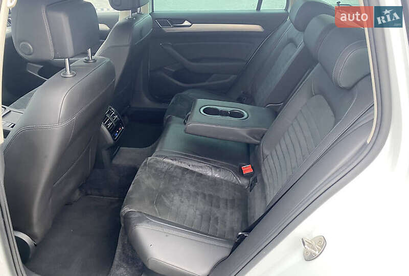 Универсал Volkswagen Passat 2016 в Киеве фото 24 Универсал Volkswagen Passat 2016 в Киеве
