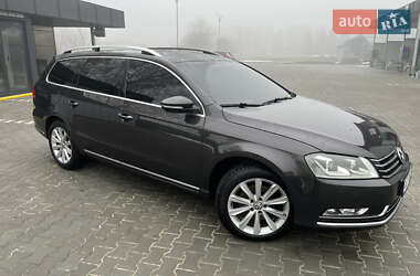 Універсал Volkswagen Passat 2011 в Володимирі