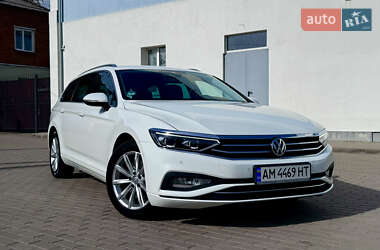 Універсал Volkswagen Passat 2019 в Житомирі