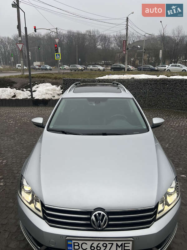 Універсал Volkswagen Passat 2011 в Львові