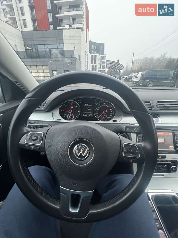Універсал Volkswagen Passat 2011 в Львові