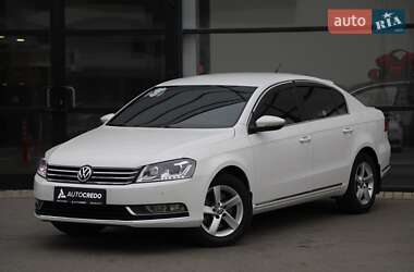 Седан Volkswagen Passat 2011 в Харькове