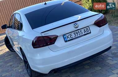 Седан Volkswagen Passat 2014 в Днепре