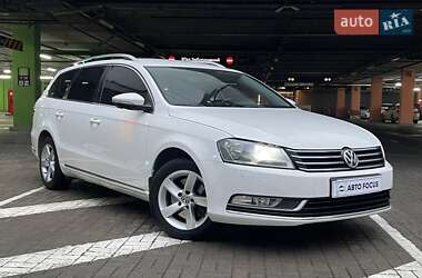 Універсал Volkswagen Passat 2011 в Києві