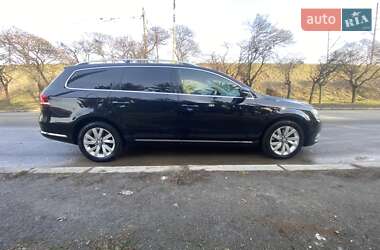 Універсал Volkswagen Passat 2011 в Кам'янці-Бузькій