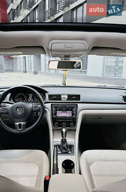 Седан Volkswagen Passat 2013 в Києві