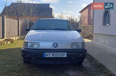 Седан Volkswagen Passat 1989 в Надворной