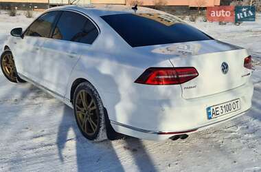 Седан Volkswagen Passat 2015 в 