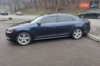 Седан Volkswagen Passat 2013 в Києві