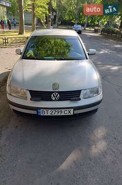 Седан Volkswagen Passat 2000 в Херсоні