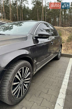 Седан Volkswagen Passat 2013 в Ірпені