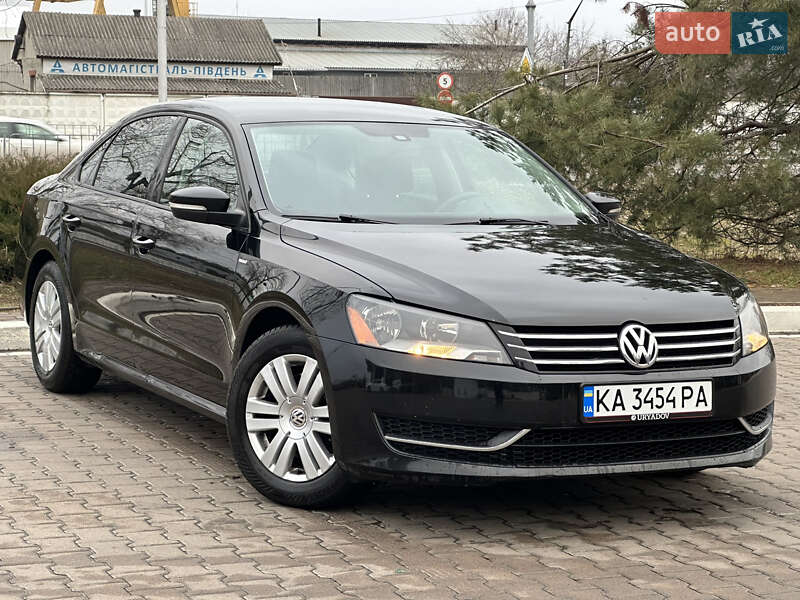 Седан Volkswagen Passat 2013 в Киеве