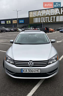 Седан Volkswagen Passat 2012 в Києві