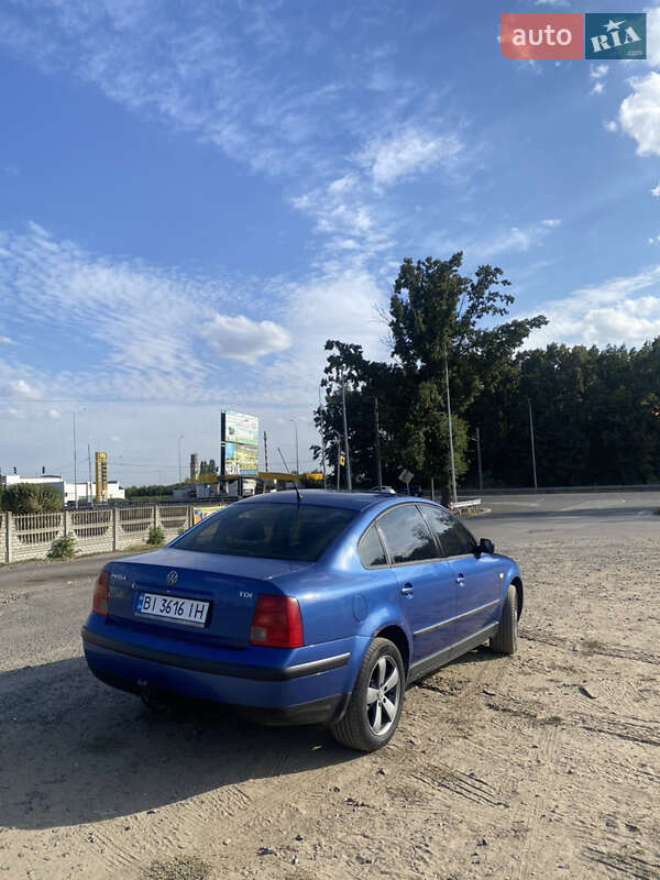 Седан Volkswagen Passat 1999 в Полтаві
