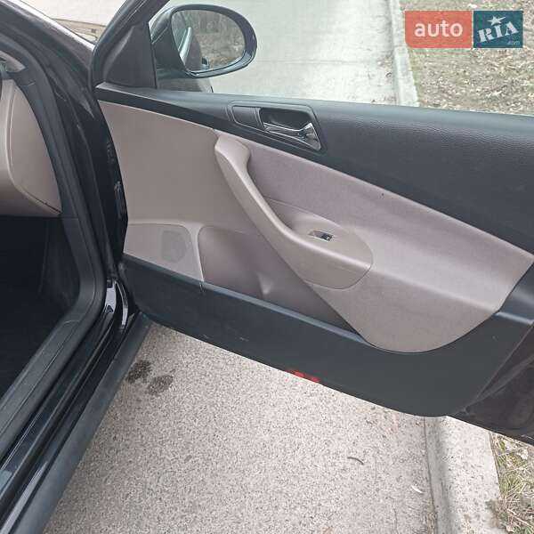 Седан Volkswagen Passat 2008 в Киеве
