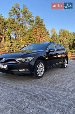 Універсал Volkswagen Passat 2015 в Львові