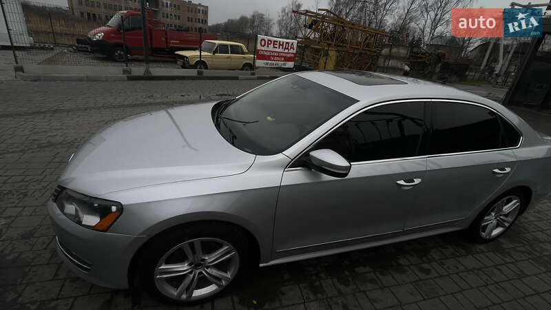 Седан Volkswagen Passat 2014 в Ивано-Франковске