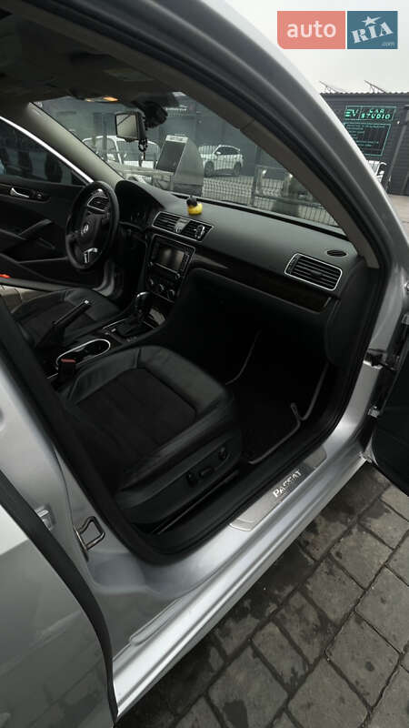 Седан Volkswagen Passat 2014 в Ивано-Франковске