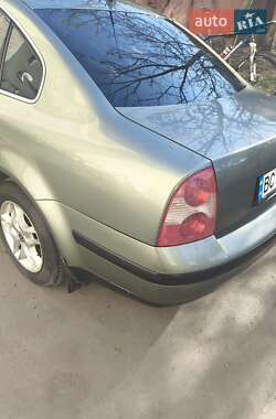 Седан Volkswagen Passat 2002 в Львове