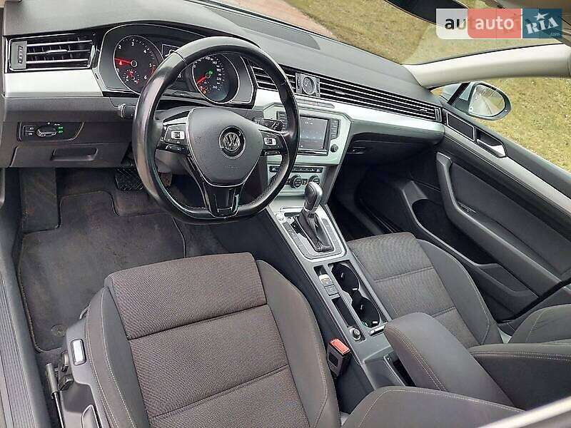 Універсал Volkswagen Passat 2015 в Львові