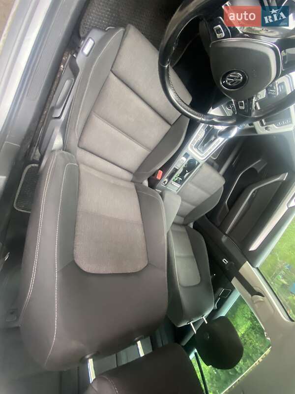 Універсал Volkswagen Passat 2015 в Львові