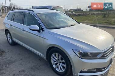 Універсал Volkswagen Passat 2015 в Львові