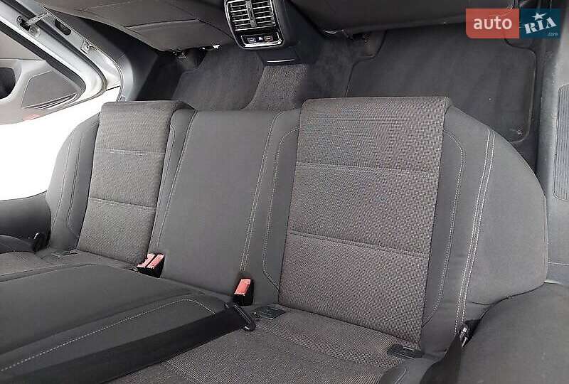 Універсал Volkswagen Passat 2015 в Львові