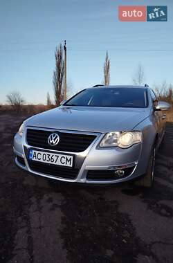 Універсал Volkswagen Passat 2010 в Луцьку