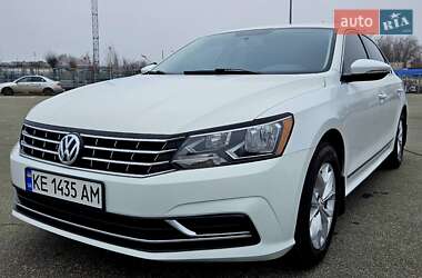 Седан Volkswagen Passat 2015 в Дніпрі